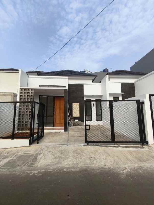 rumah jalan raya ksu gdc