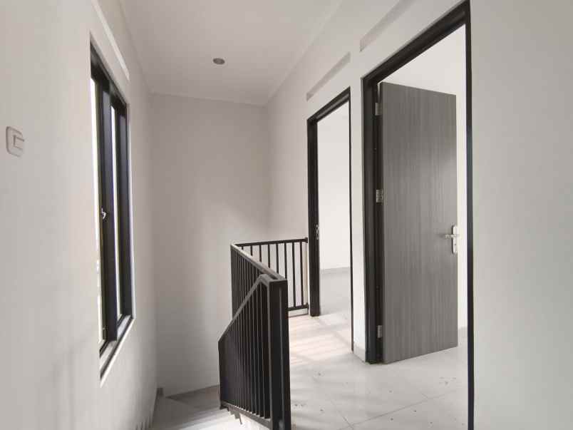 rumah jalan raya pasir putih