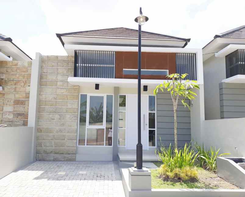 rumah jalan sandubaya mandalika