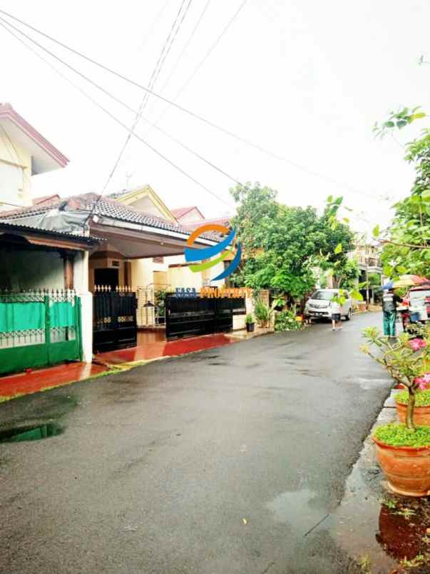 rumah jl pondok kelapa indah