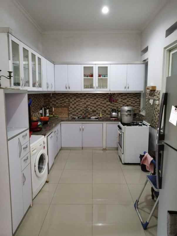 rumah jl rawa papan no 2