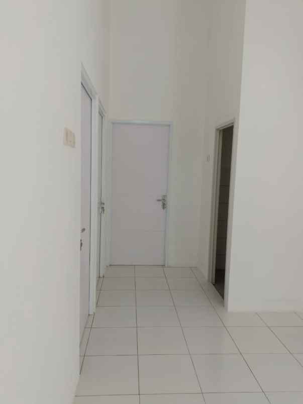 rumah jl raya kencana cilebut