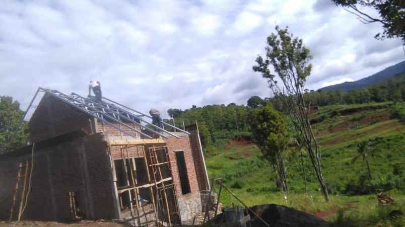 rumah jl sekesalam girimekar kec