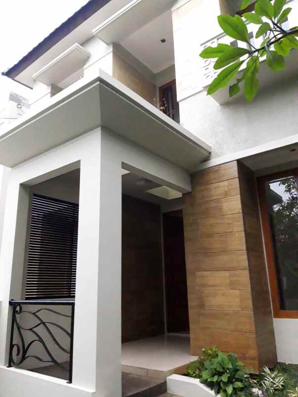 rumah jl wijaya kusuma cilandak raya