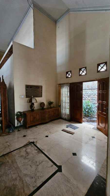 rumah jumbo ngantong daerah prapen tenggilis mejoyo