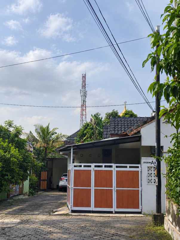 rumah kawasan elit di sariharjo sleman