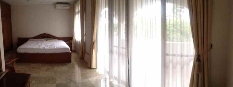 rumah keren di tangerang selatan