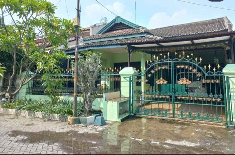 rumah ketintang madya
