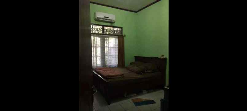 rumah ketintang madya