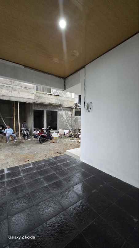 rumah klasik amerika 700 jutaan di jakarta timur