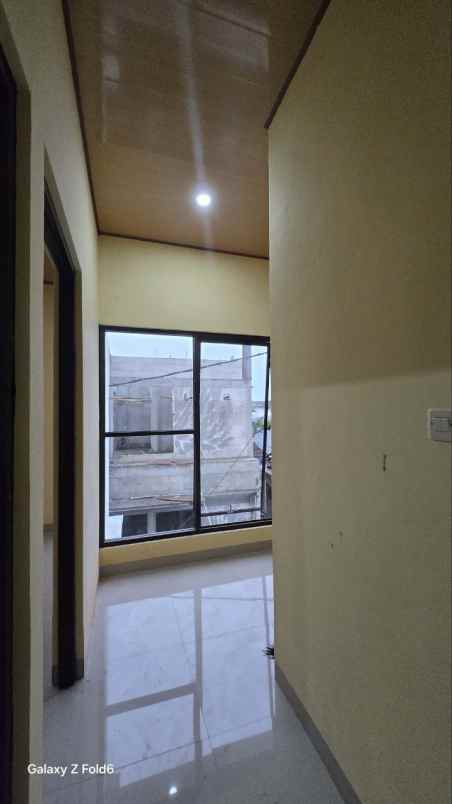 rumah klasik amerika 700 jutaan di jakarta timur