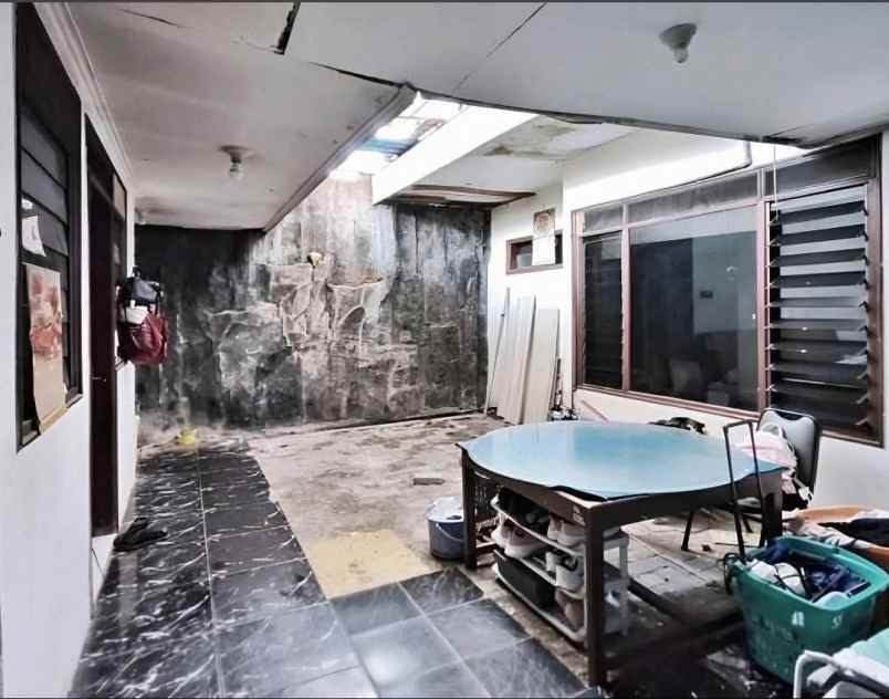 rumah lamper semarang selatan