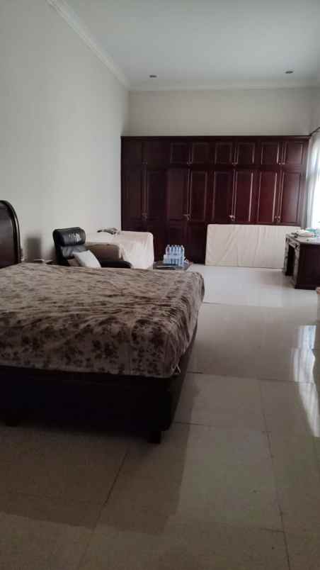 rumah lebar 15 lokasi sutorejo surabaya furnish nego