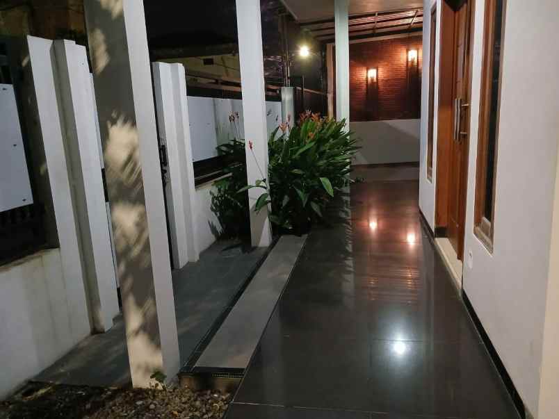 rumah luas siap huni lokasi di jl puntodewo malang