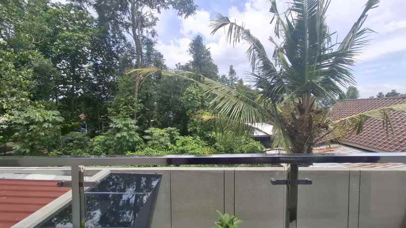 rumah mewah 2 lantai siap huni di purwomartani sleman