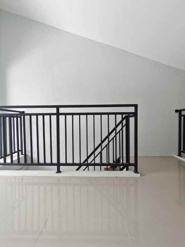 rumah mezzanine setu fasilitas lengkap