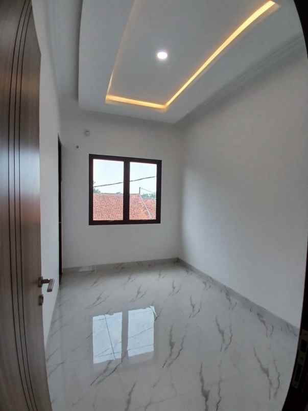 rumah minimalis 2 lantai siap huni di pengasinan depok