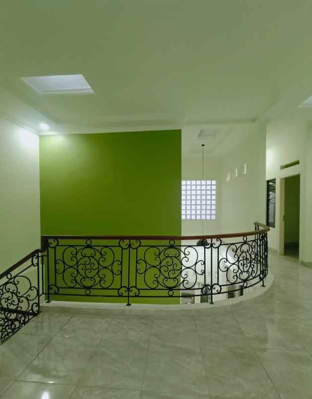 rumah minimalis modern siap huni area bintaro