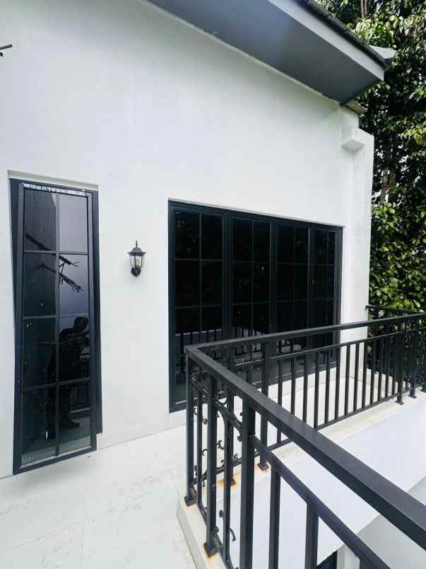rumah modern 2 lantai di godean