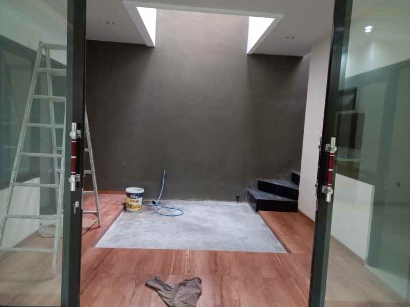 rumah modern mewah siap huni dekat binus araya