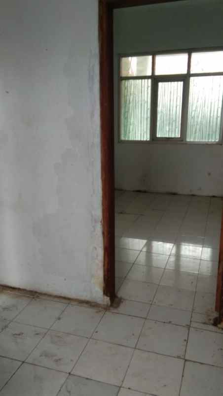 rumah murah 2 lantai zona komersil