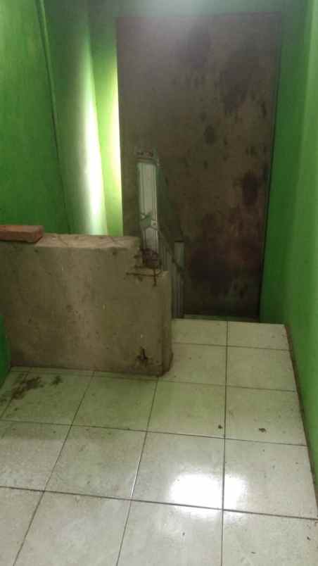 rumah murah 2 lantai zona komersil