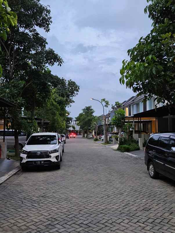 rumah northwest park hadap selatan