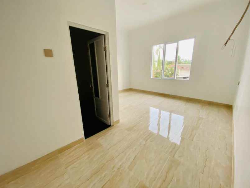 rumah nyaman 2 lantai dijual di kreo tangerang