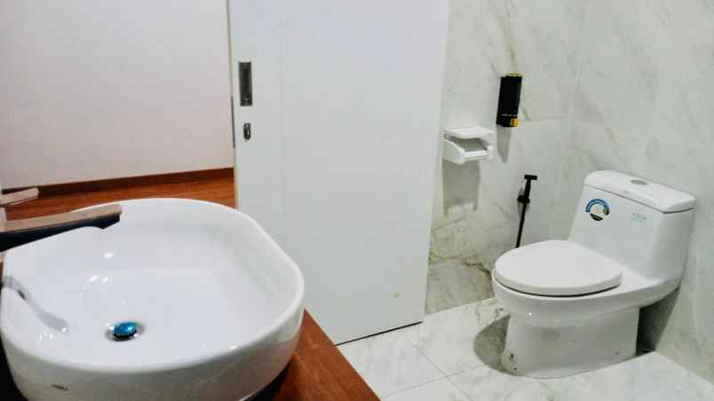 rumah nyaman 2 lantai dijual di kreo tangerang