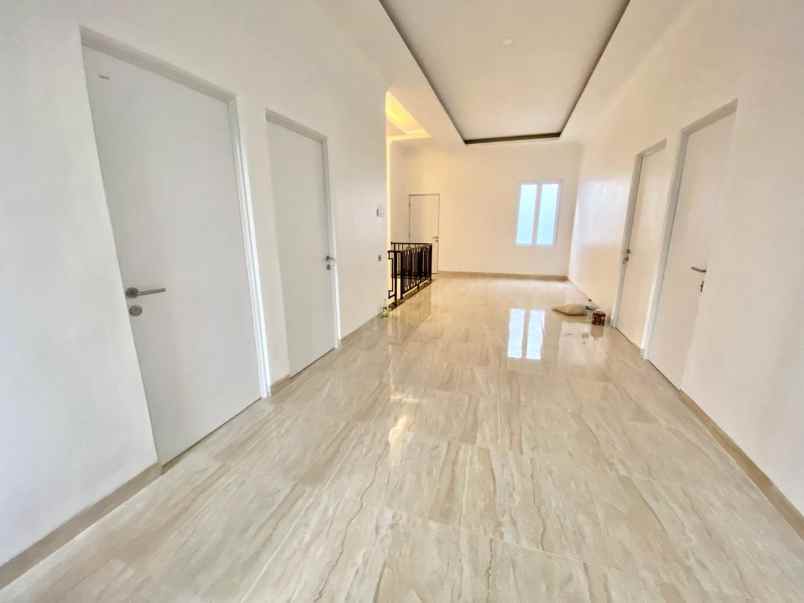 rumah nyaman 2 lantai dijual di kreo tangerang