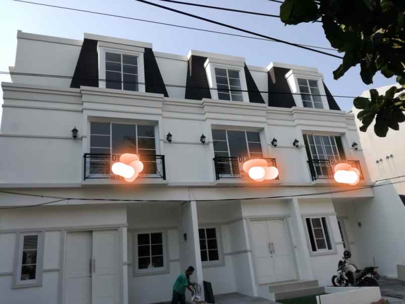 rumah pluit karang jelita