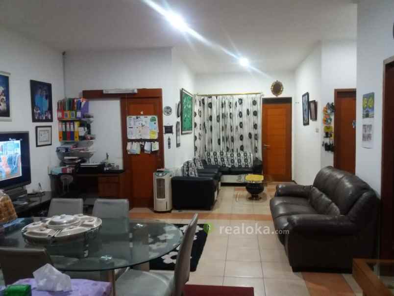 rumah pondok hijau setiabudi