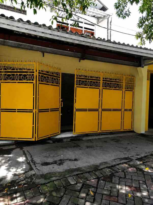 rumah raya manyar pln 1300 cocok untuk usaha