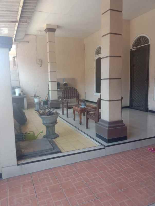 rumah rungkut permai row 2 5 mobil