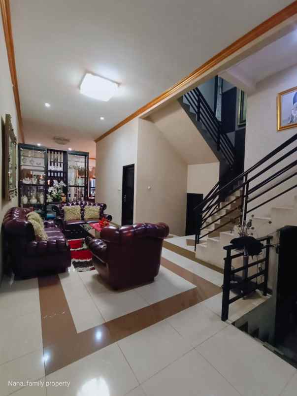 rumah second bagus dekat ke permata hijau jaksel