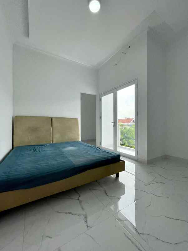 rumah second dalam komplek cipinang indah 1 jaktim