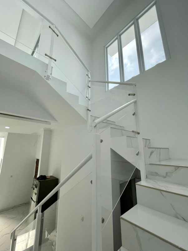 rumah second dalam komplek cipinang indah 1 jaktim