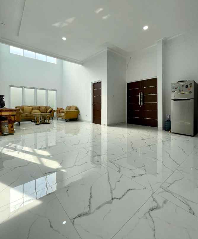 rumah second dalam komplek cipinang indah 1 jaktim