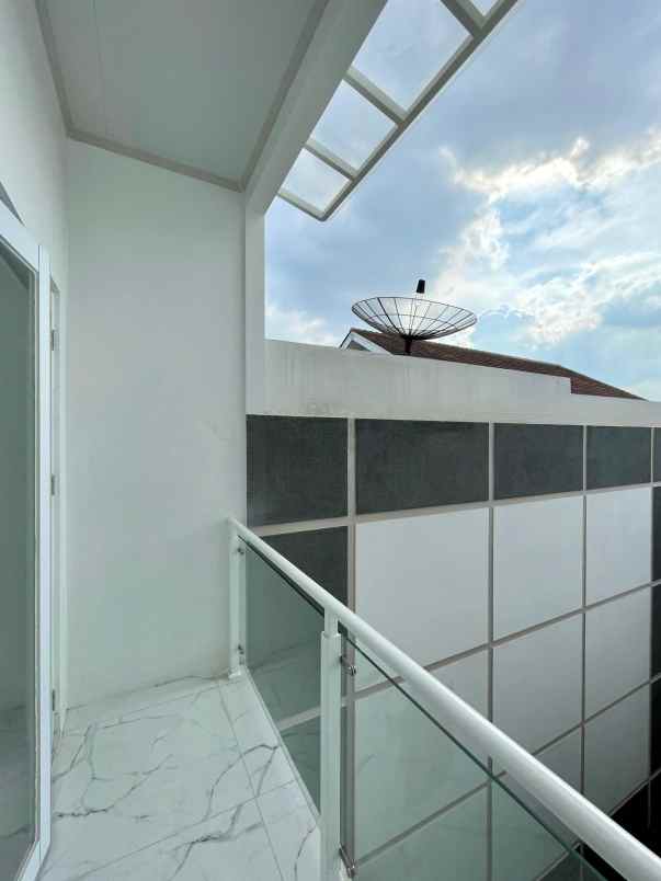 rumah second dalam komplek cipinang indah 1 jaktim