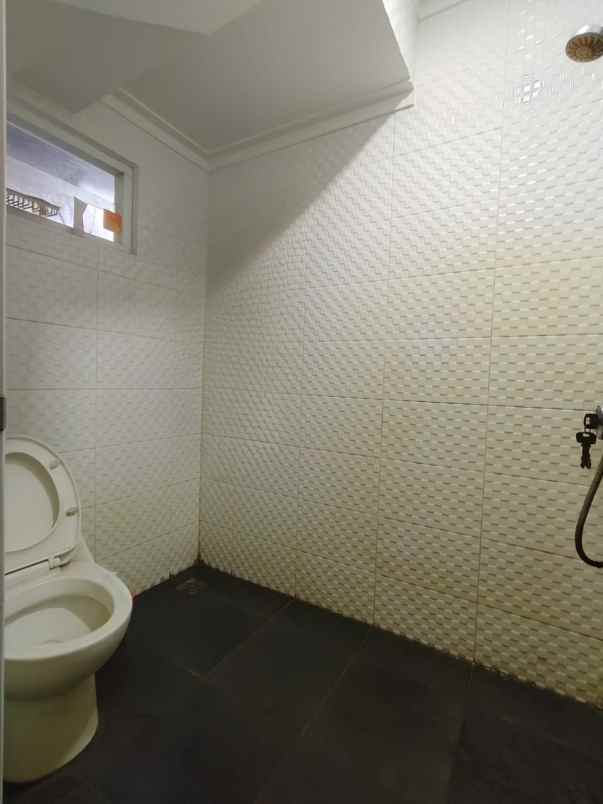 rumah second terawat dalam cluster di kalisari jaktim