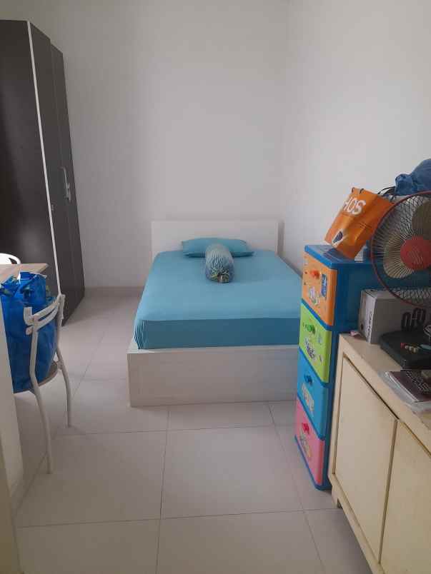 rumah secondary rapi terawat siap huni graha raya