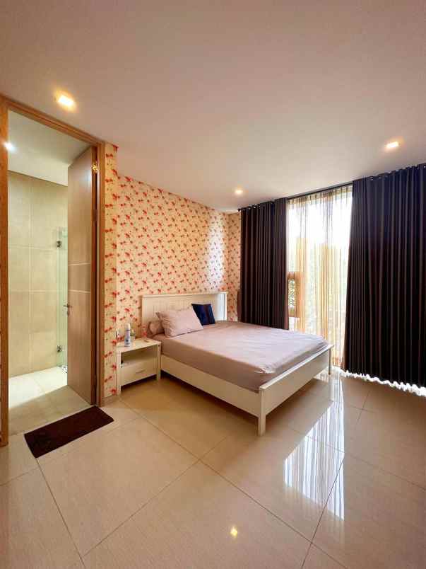 rumah seken bonus furnish di cipayung jakarta timur