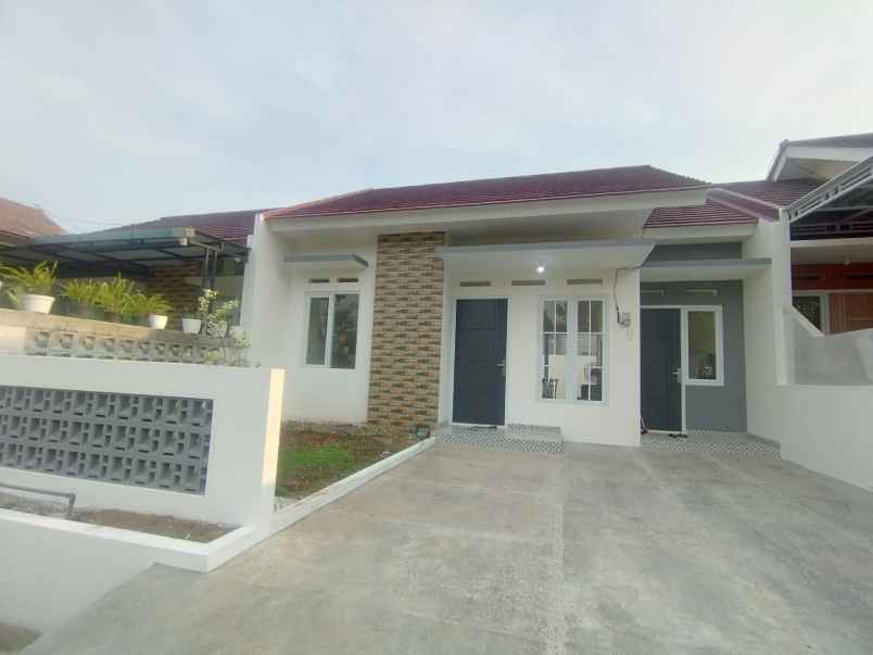 rumah shm strategis 5 menit ke bsb manyaran semarang