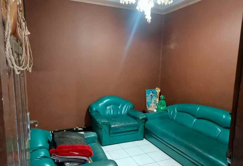 rumah siap huni dekat jalan ray