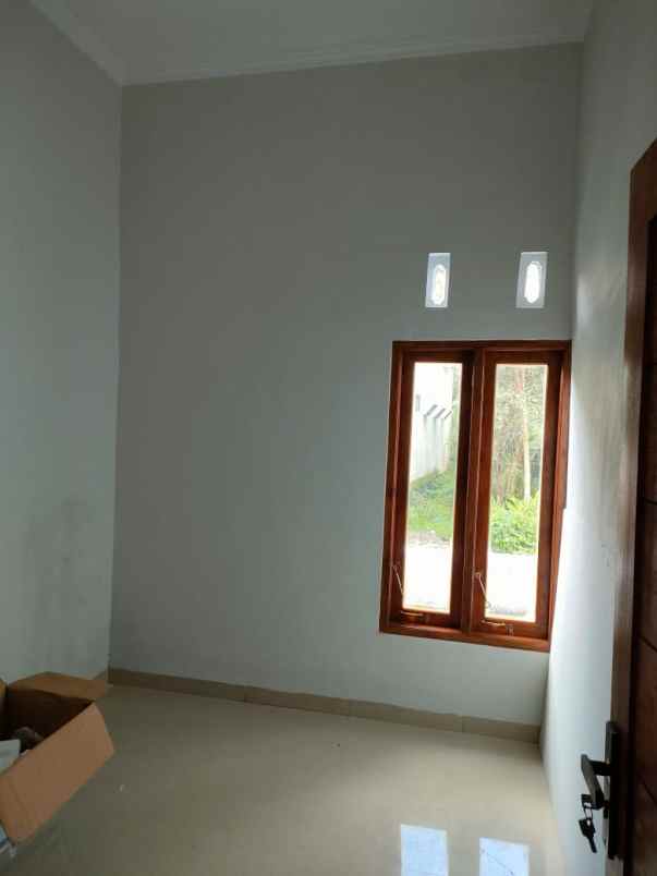 rumah siap huni desain modern di seyegan sleman