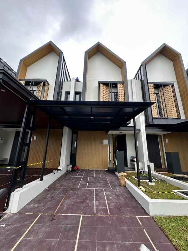 rumah siap huni di cluster mahakam jgc jakarta timur
