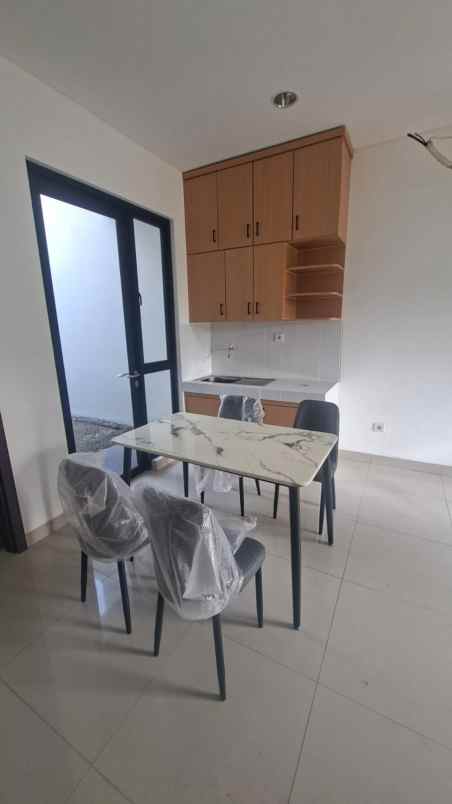 rumah siap huni di cluster mahakam jgc jakarta timur