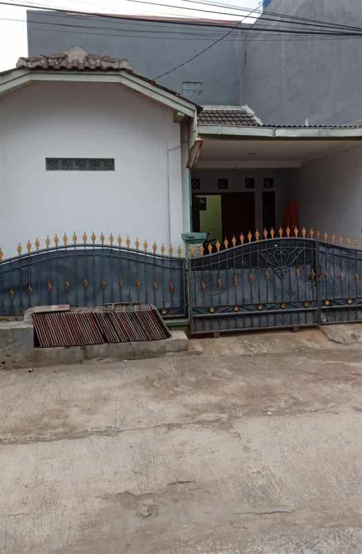 rumah siap huni di komplek margaasih kabupaten bandung