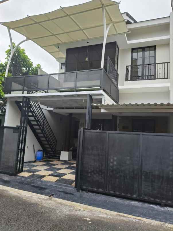 rumah siap huni lokasi strategis di griyaloka bsd