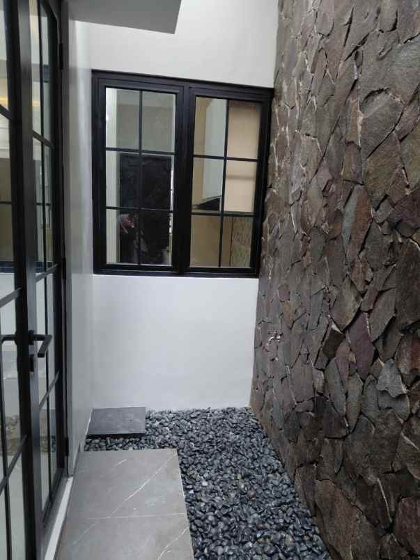 rumah siap huni lokasi strategis di griyaloka bsd